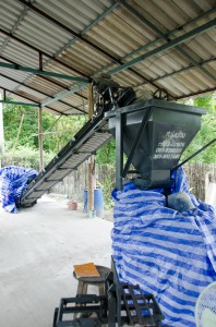 20140628-200602-1280R